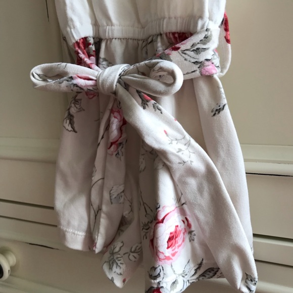 Bailey Blossoms romper - Picture 2 of 7